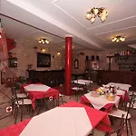 Palace Derossi לינה וארוחת בוקר
