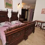 Palace Derossi לינה וארוחת בוקר 3*