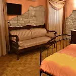 לינה וארוחת בוקר Palace Derossi 3*