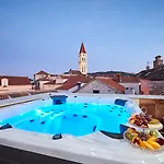 Palace Derossi Bed & Breakfast 3*
