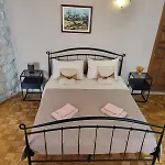 Palace Derossi 3* Trogir