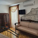 Palace Derossi