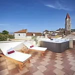 Palace Derossi 3*