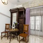 Palace Derossi Bed & Breakfast 3*
