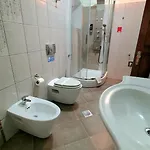 לינה וארוחת בוקר Palace Derossi 3*