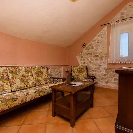 Palace Derossi Bed & Breakfast Trogir