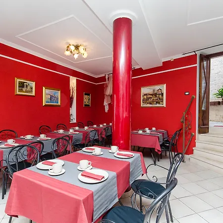 Palace Derossi Bed & Breakfast