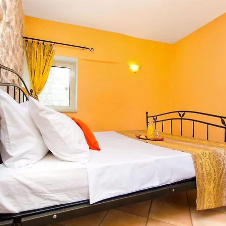 Bed & Breakfast Palace Derossi