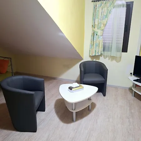 Palace Derossi Bed & Breakfast