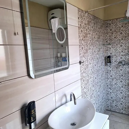 Palace Derossi Bed and Breakfast