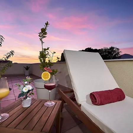 Palace Derossi Bed & Breakfast Trogir