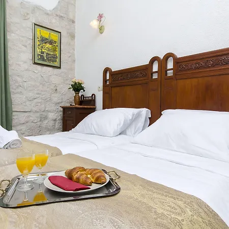 Bed and Breakfast Palace Derossi 3*