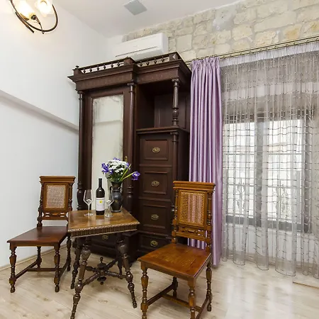 Palace Derossi Bed & Breakfast 3*