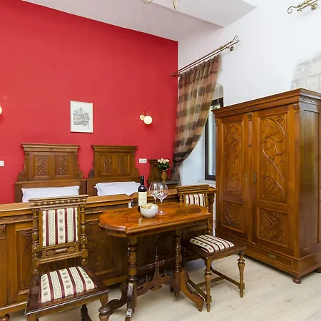 Palace Derossi Bed & Breakfast Trogir