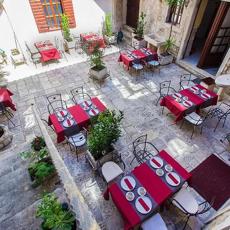 Palace Derossi Trogir