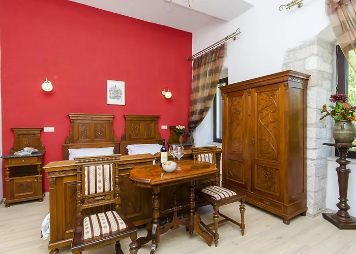 Palace Derossi Frühstückspension Trogir