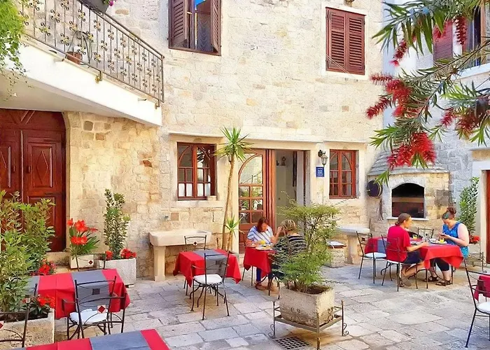 Palace Derossi Frühstückspension 3*