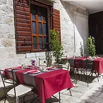 Palace Derossi Bed & Breakfast