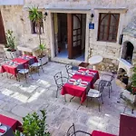 Palace Derossi 3* Trogir