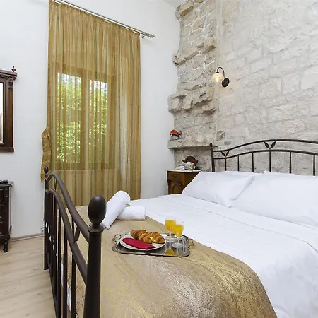 Bed & Breakfast Palace Derossi 3*