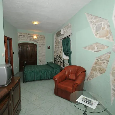 Palace Derossi 4*