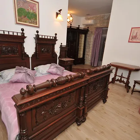 Palace Derossi Alojamento de Acomodação e Pequeno-almoço 3*