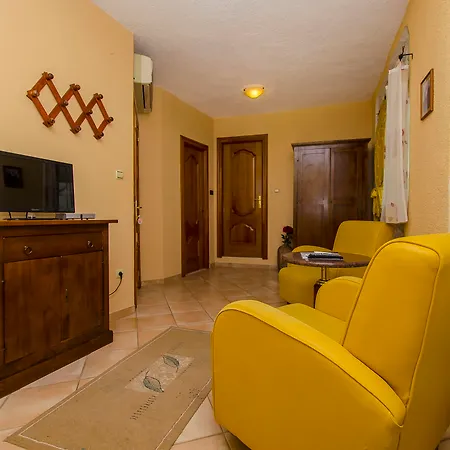 Bed & Breakfast Palace Derossi