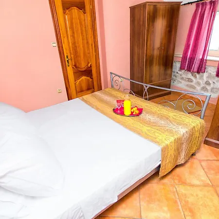 Palace Derossi Bed & Breakfast Trogir