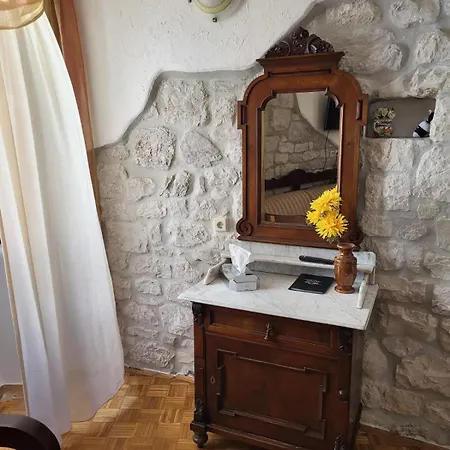 Palace Derossi Trogir