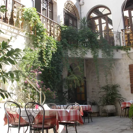 Palace Derossi Bed & Breakfast 3*