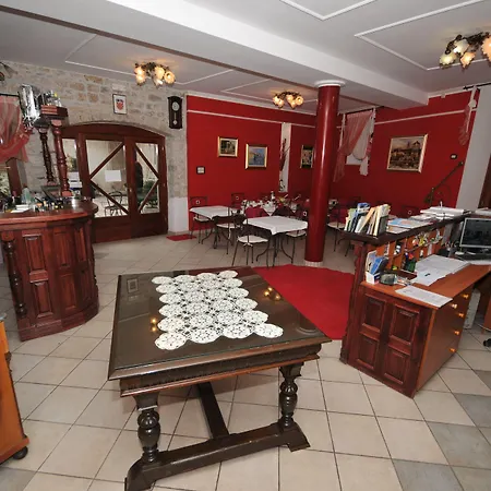 Bed & Breakfast Palace Derossi Trogir