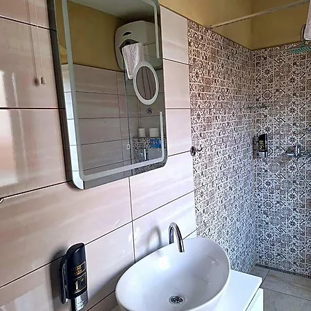 Bed & Breakfast Palace Derossi Trogir