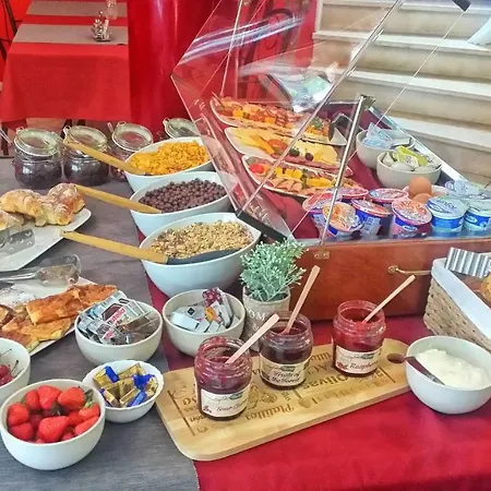 Palace Derossi Alojamento de Acomodação e Pequeno-almoço 3*