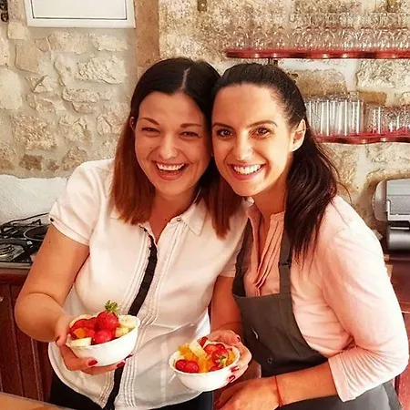 Palace Derossi トロギール