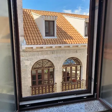 Bed & Breakfast Palace Derossi Trogir