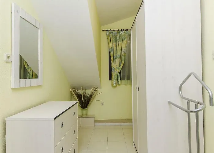 Palace Derossi Bed & Breakfast Trogir