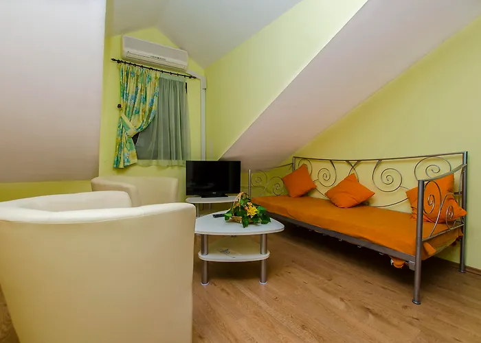 Palace Derossi Trogir