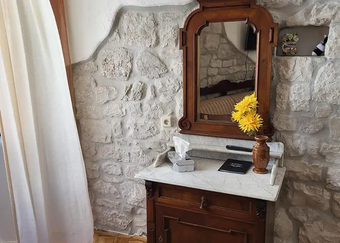 Palace Derossi Trogir