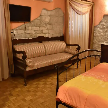 Bed & Breakfast Palace Derossi 3*