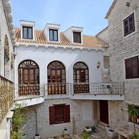 Bed & Breakfast Palace Derossi 3*