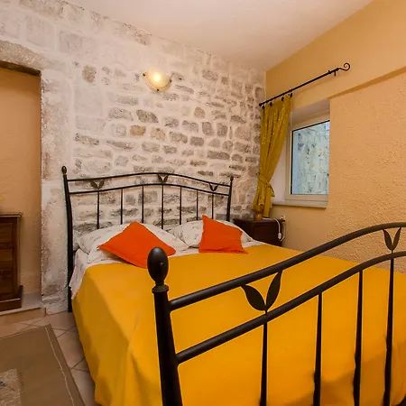 Palace Derossi Bed & Breakfast 3*