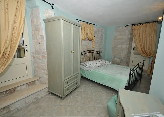 Palace Derossi Bed & Breakfast