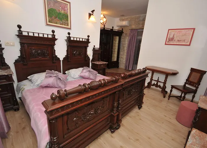 Palace Derossi Couette-café 3*