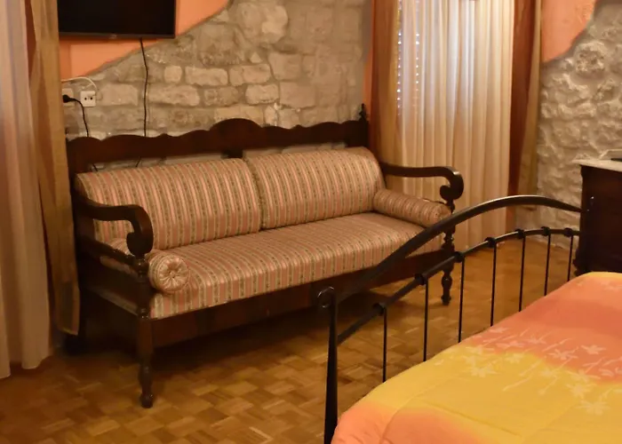 Couette-café Palace Derossi 3*