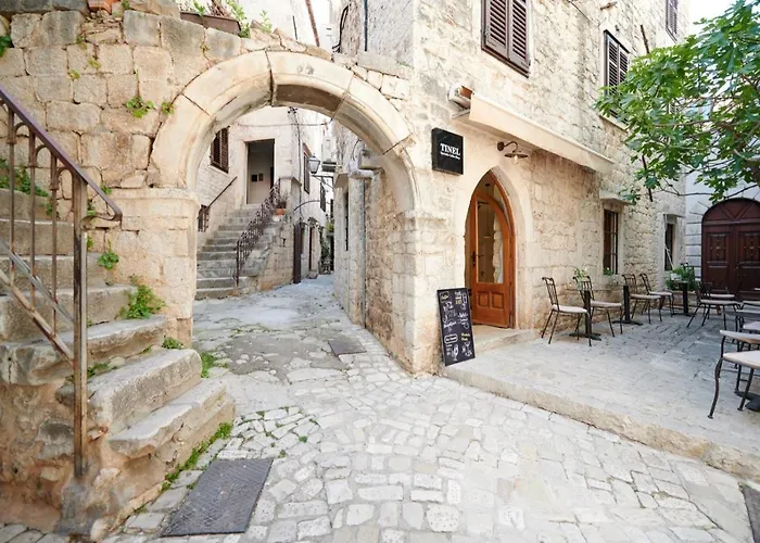 Bed & Breakfast Palace Derossi