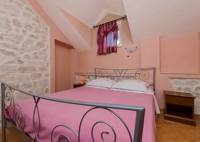 Palace Derossi 3*