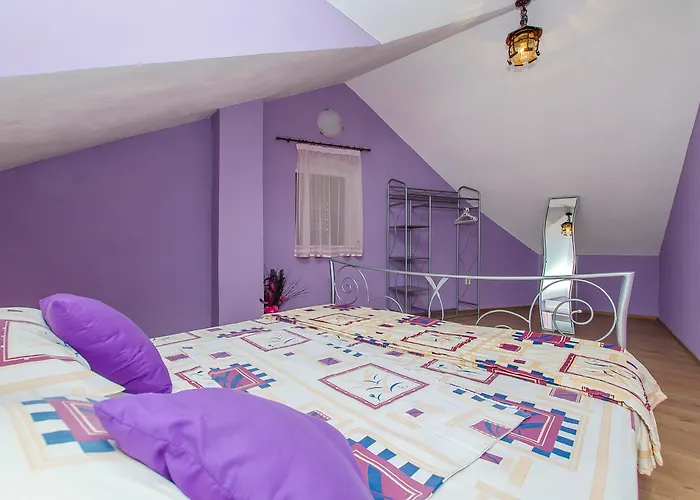 Palace Derossi Bed & Breakfast 3*