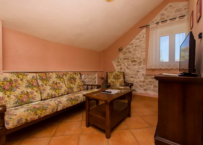Palace Derossi Couette-café Trogir