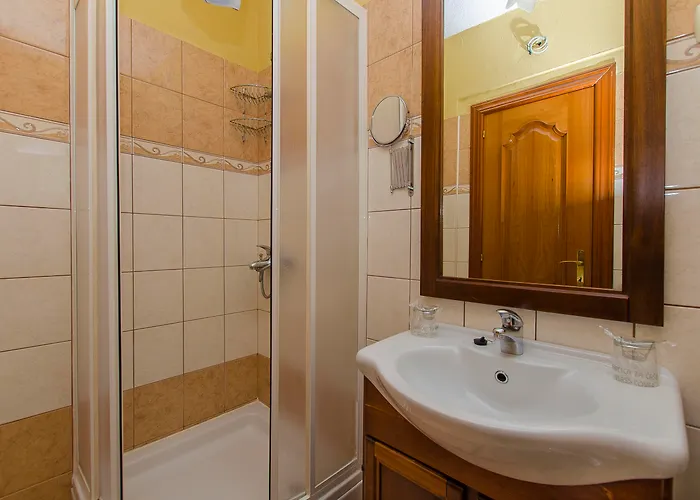 Couette-café Palace Derossi Trogir