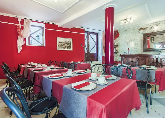 Couette-café Palace Derossi Trogir
